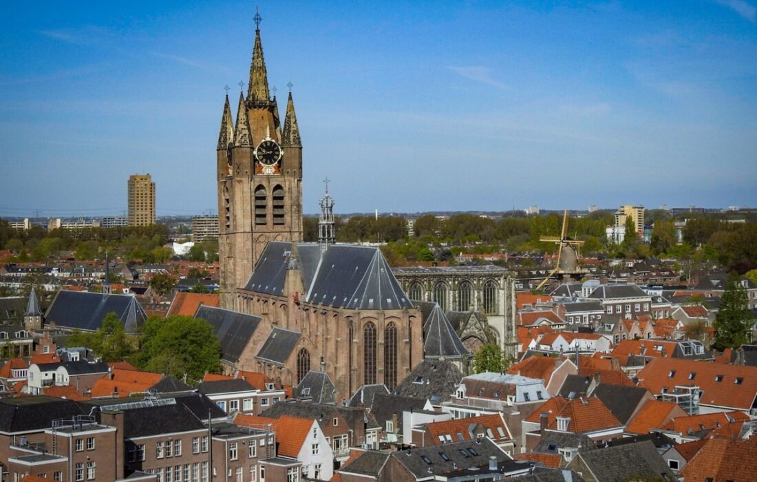 oude-kerk-vanaf-toren-nieuwe-kerk-large